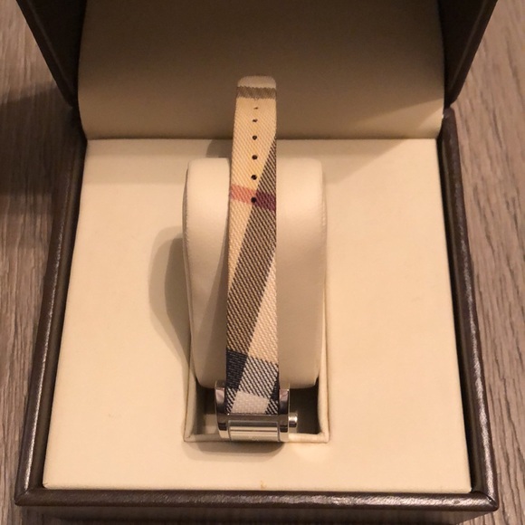 Authentic Burberry Check Band Women’s Watch - Picture 10 of 14